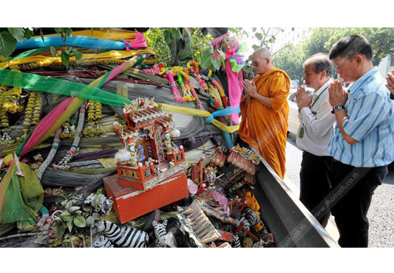 หางาน,สมัครงาน,งาน,พระเกจิดังทำพิธี ย้ายจุดเซ่นไหว้ผีโค้ง100ศพ