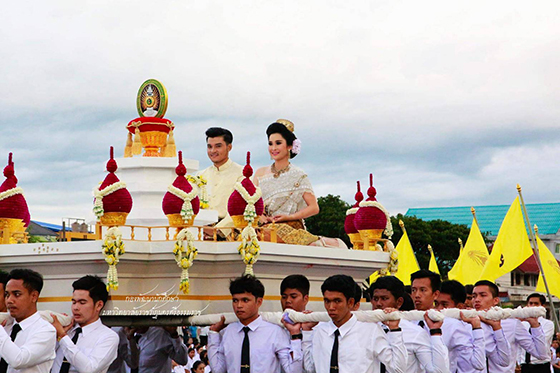 หางาน,สมัครงาน,งาน,หนุ่มหล่อสาวสวย แห่งราชภัฏนครฯในพิธีอัญเชิญตราพระราชลัญจกรฯ